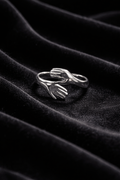Bague argent mains entrelacées | Élégance symbolique
