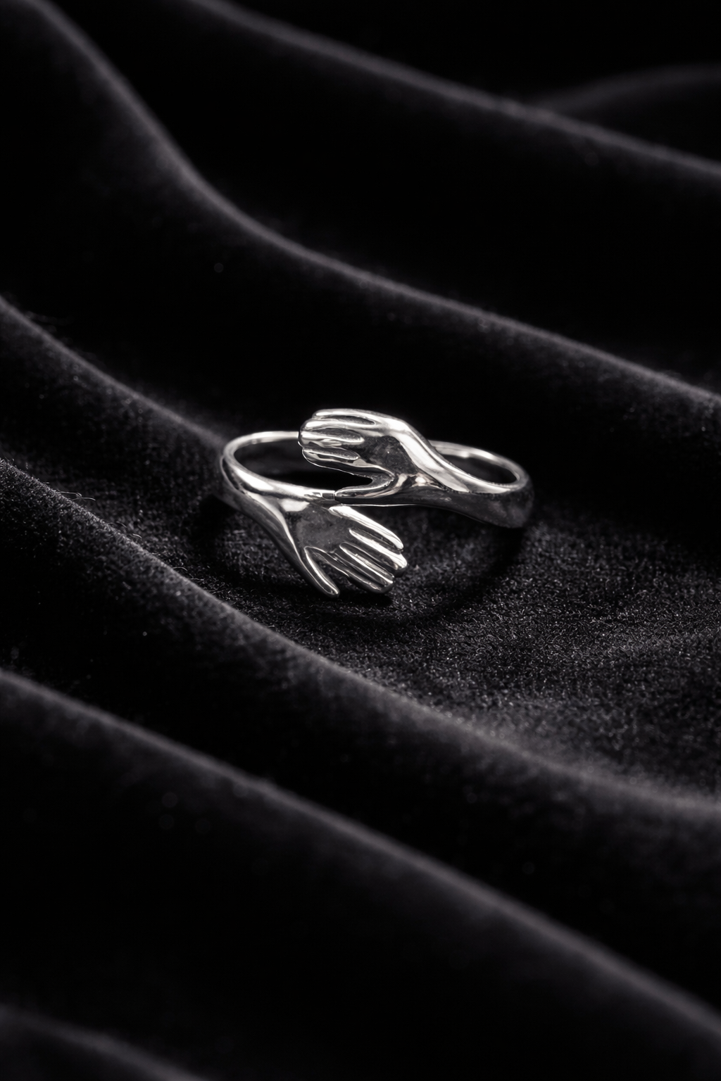 Bague argent mains entrelacées | Élégance symbolique
