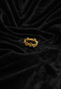 Bague – anneau doré aux fleurs délicates