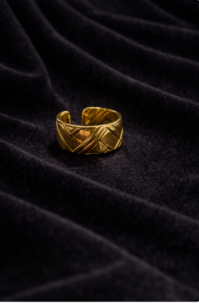 Bague dorée | Élégance raffinée
