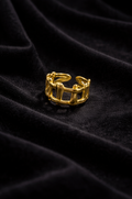 Bague dorée ajourée | Design moderne et élégant