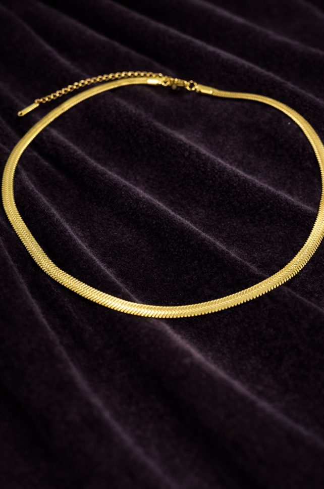 Collier doré fin | Élégance minimaliste